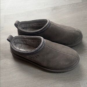 Koolaburra Gray women’s Slip-On Loafers